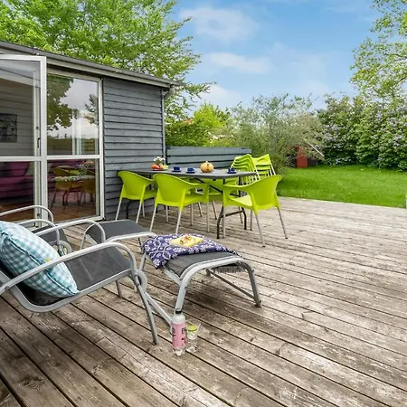 2 Bedroom Awesome In Hadsund